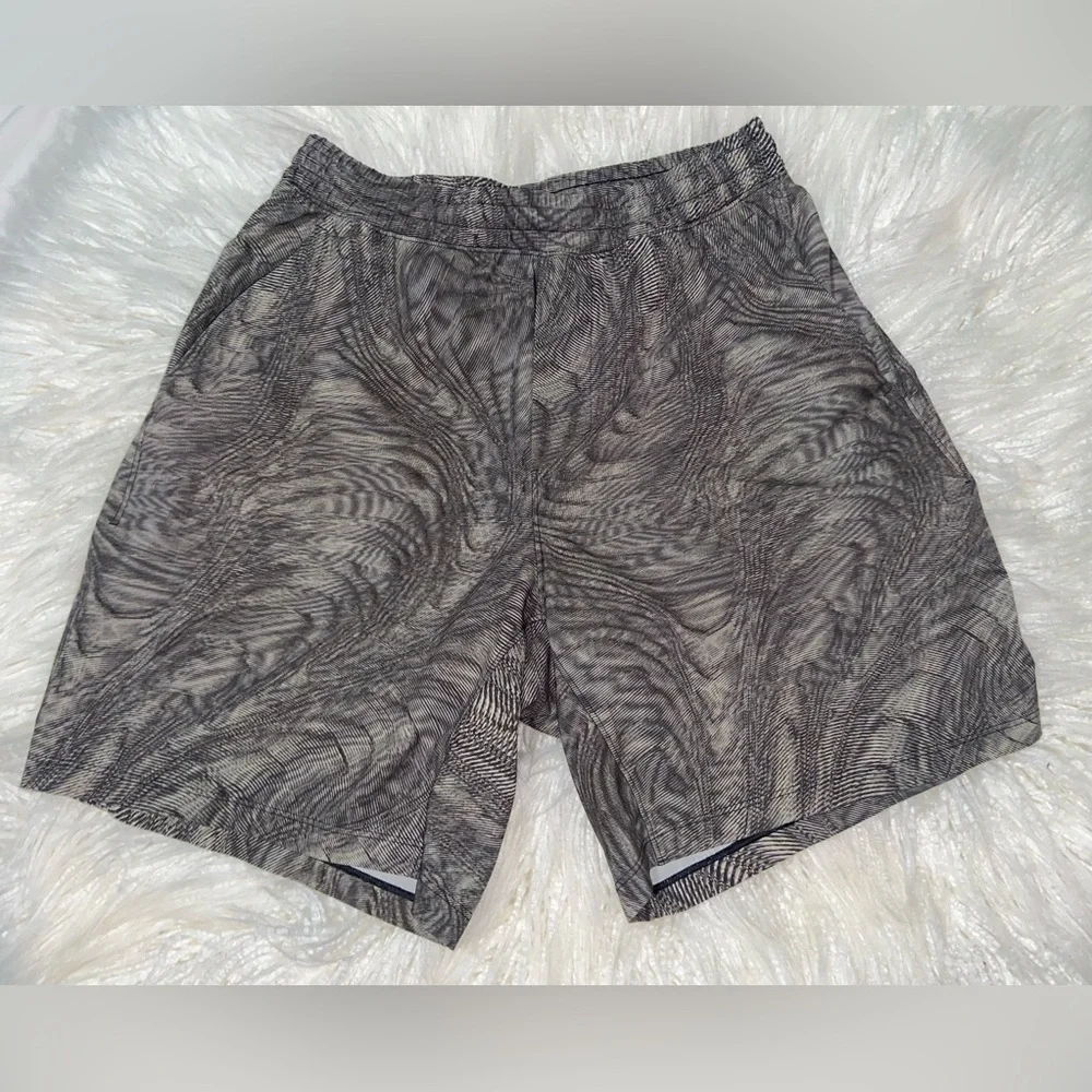 lululemon athletica Gray Patterned Men Shorts